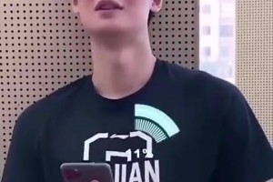 名场面！王哲林当年这一通操作，给场下的姚明看懵了